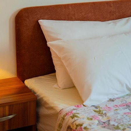 Apartmani Ana Tivat Exteriér fotografie